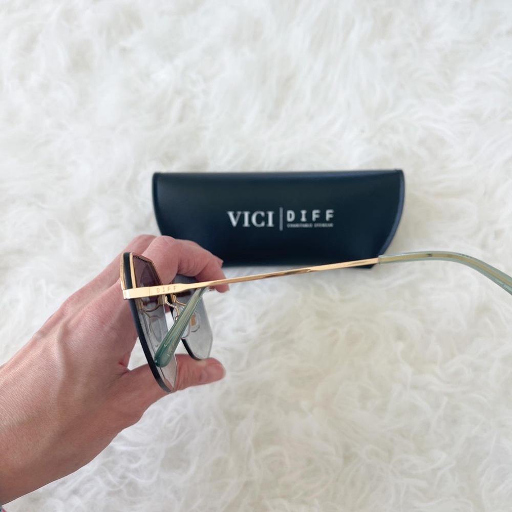 Diff Sunglasses - image 2